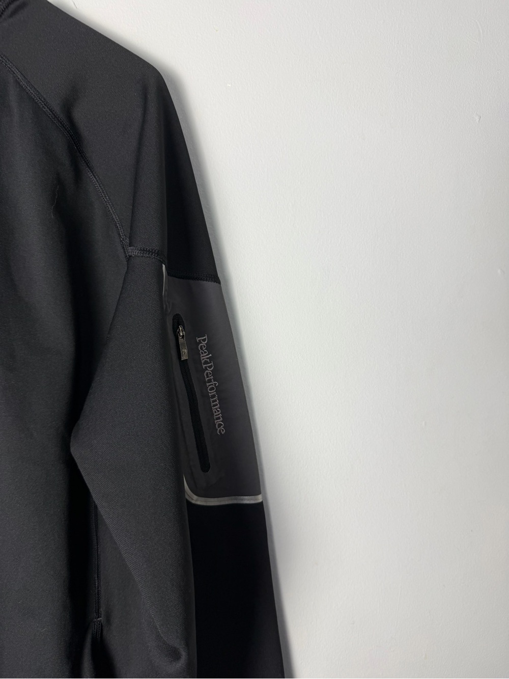 Peak Performance Zip Jacket - Picture 6 of 9